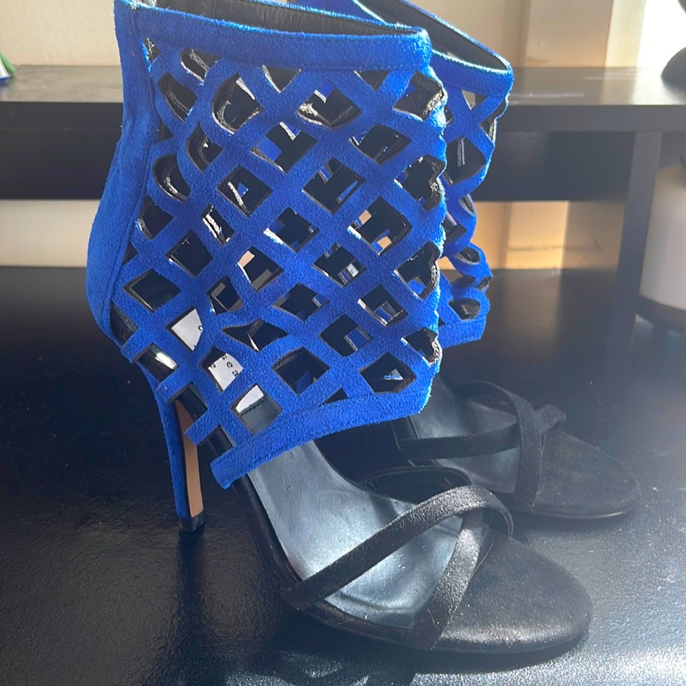 Chelsea & Zoe Pansy Heels in Black/Royal Microfiber